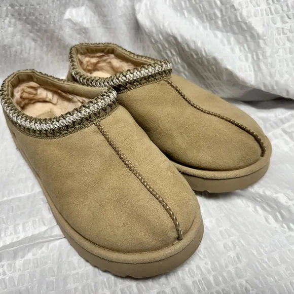UGG Tan Women's Slippers - Picture 10 of 16
